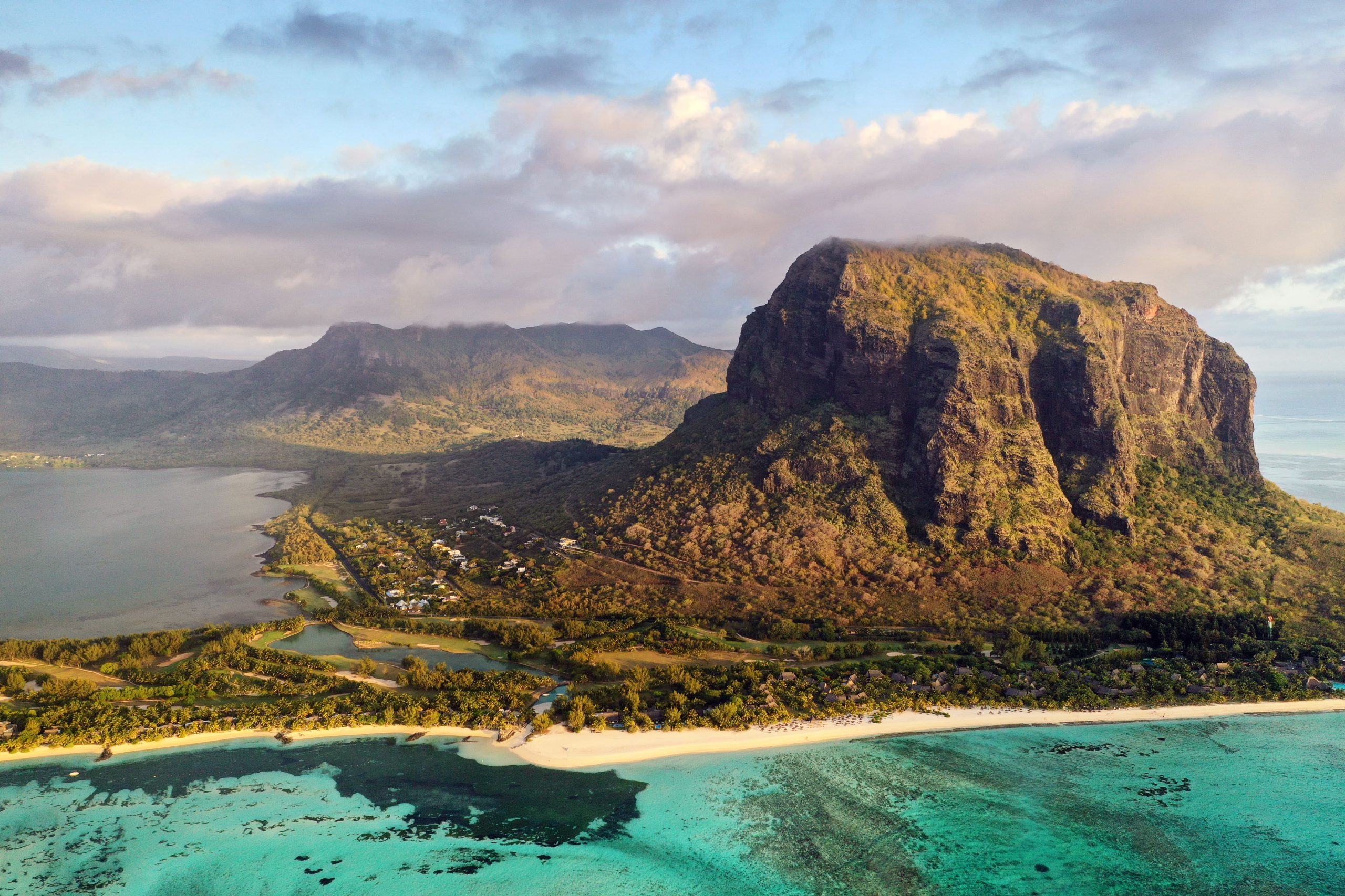 view-from-the-height-of-the-island-of-mauritius-in-2022-01-18-23-39-20-utc (1)-min